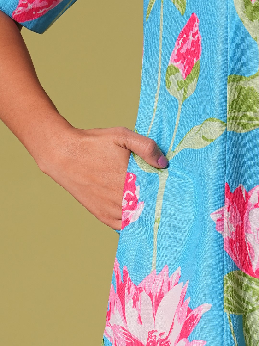 GoSriKi Women's Rayon Viscose Straight Printed Kurta with Pant - Image 9