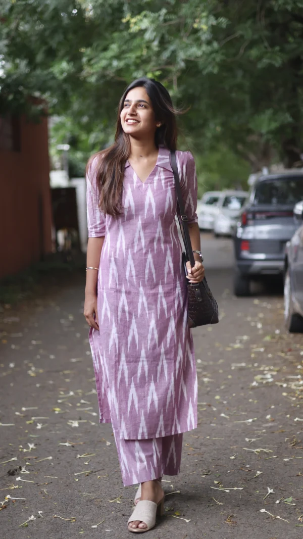 GoSriKi Women's Rayon Blend Printed Collar Neck Kurta With Pant