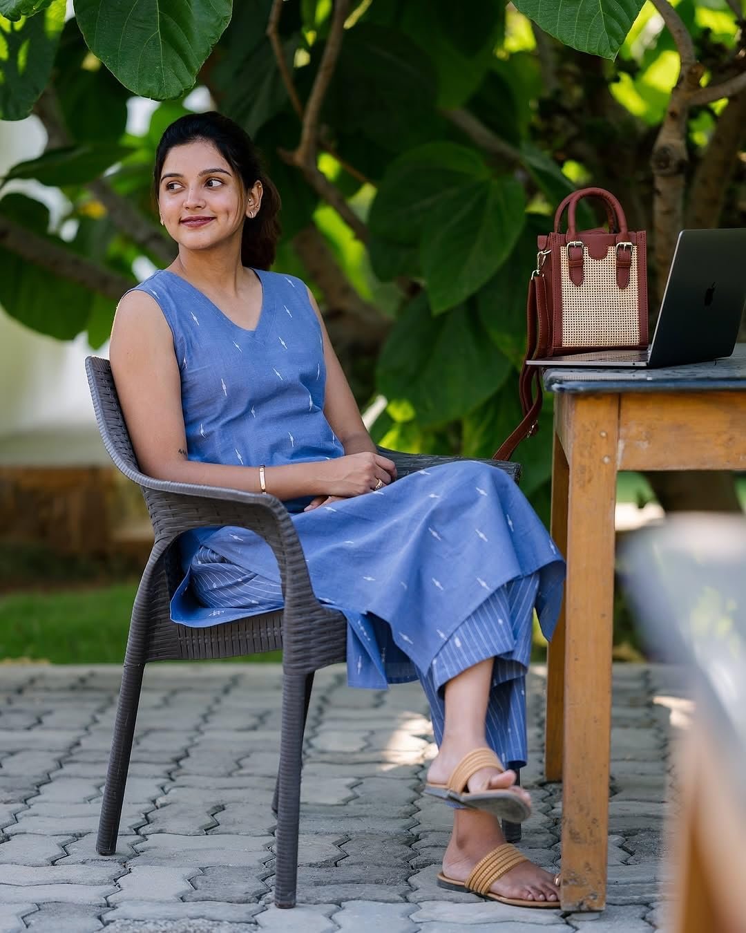 GoSriKi Women's Cotton Blend Straight Printed Kurta with Pant